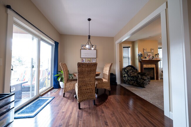 Building Photo - 15615 Dunberry Way