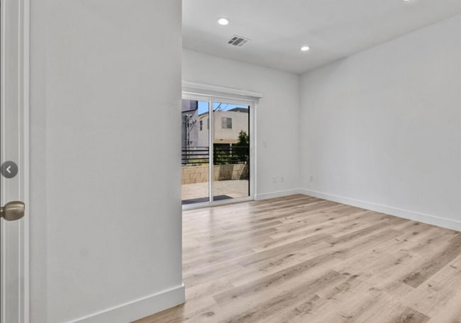 Building Photo - 4647 W 18th St