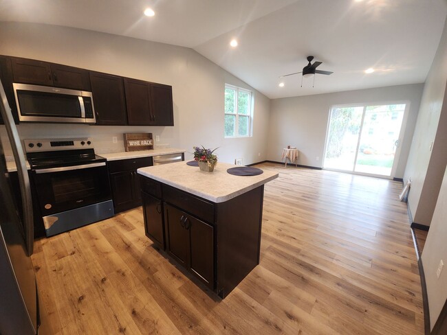 Building Photo - Newly Built 3BR/2BA Home in Oshkosh, WI