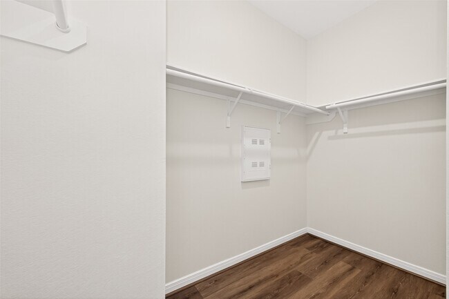 Building Photo - 12602 Blue Jay Dr