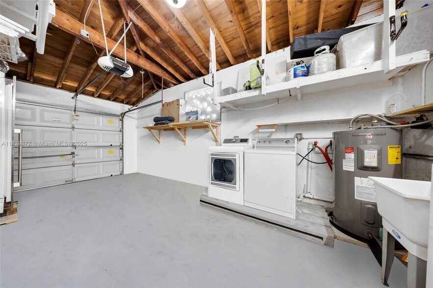 Building Photo - 5781 SW 25th St
