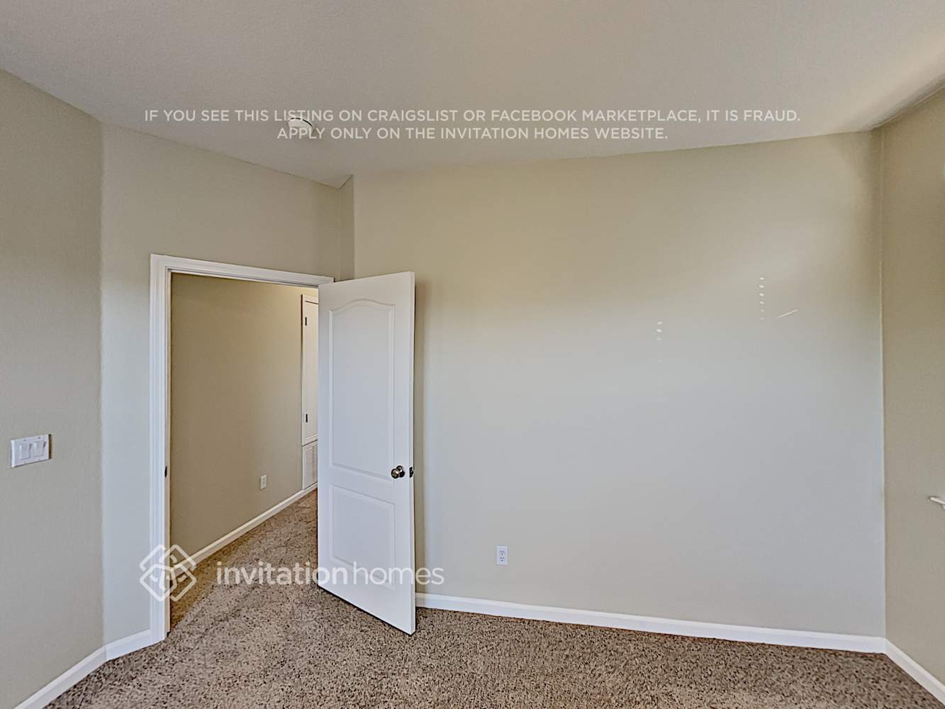 Building Photo - 2405 White Dr