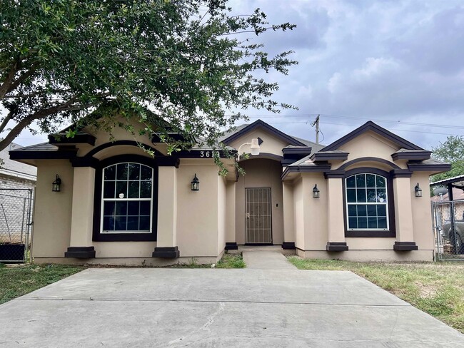 Primary Photo - 3619 Aguanieve Dr