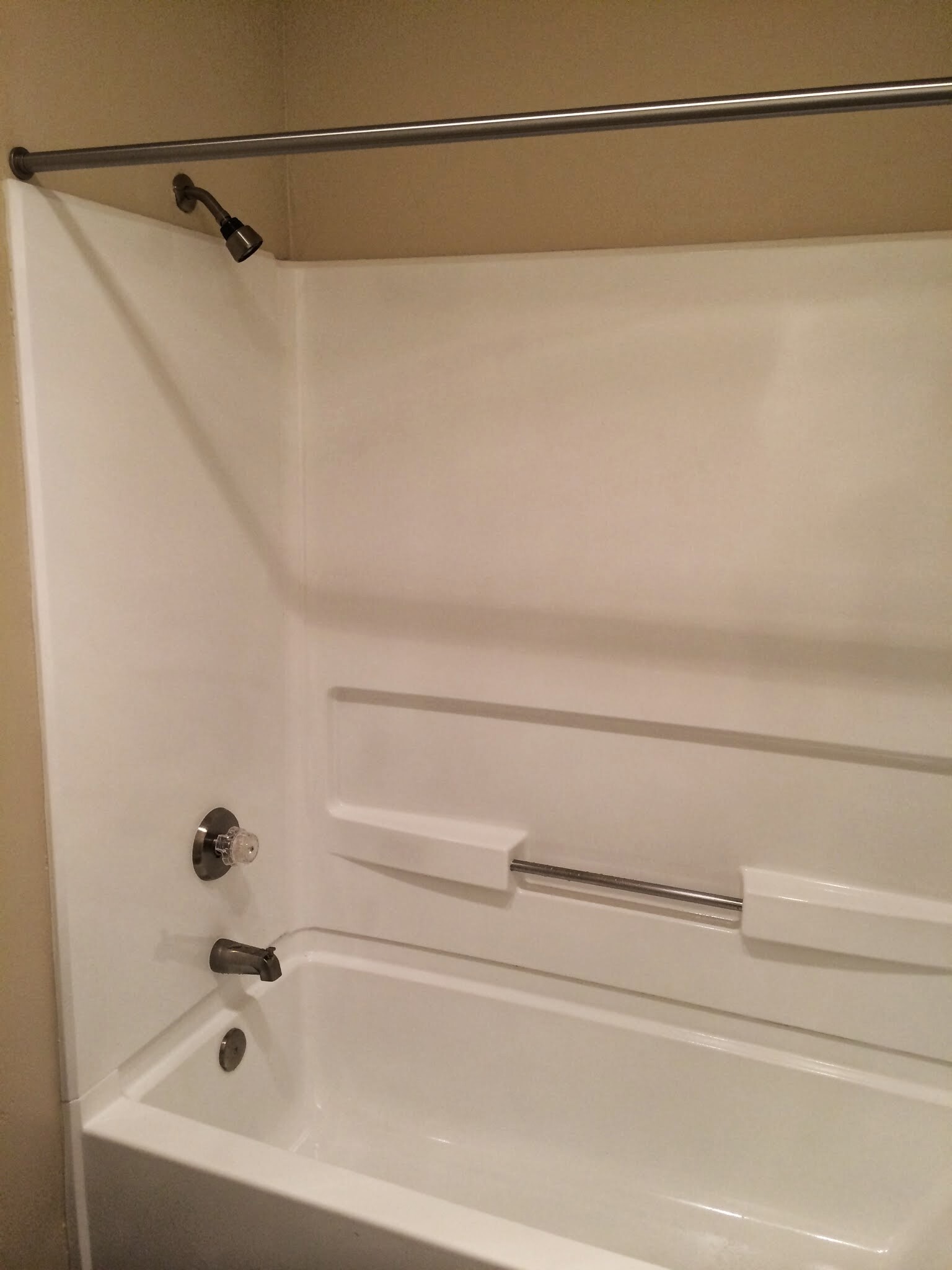 Shower / Tub - 6400 Christie Ave