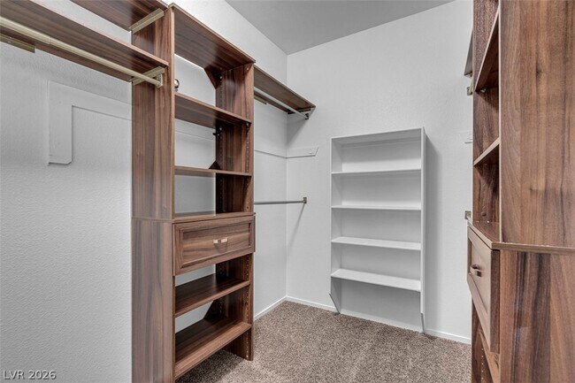 Building Photo - 353 Amber Pine St