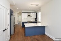 Building Photo - 203 3rd St