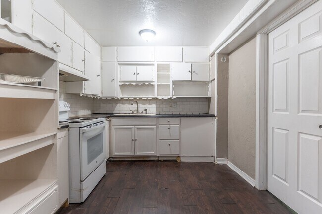 Building Photo - 3 Bedroom Rent to Own Home Available!