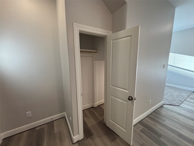 Building Photo - 504 Nursery Rd