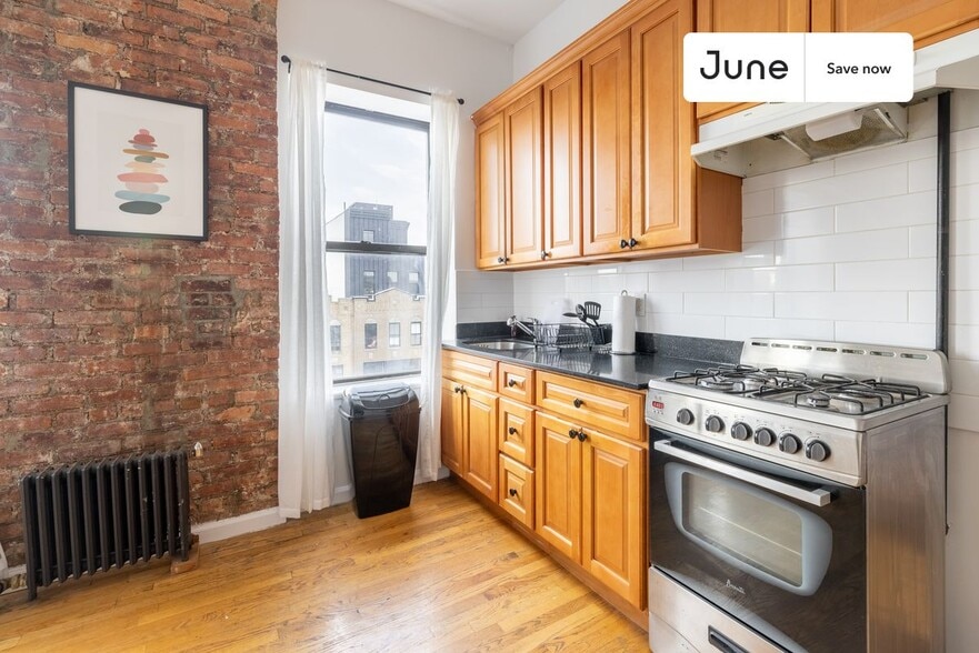 Building Photo - 1507 St Johns Pl