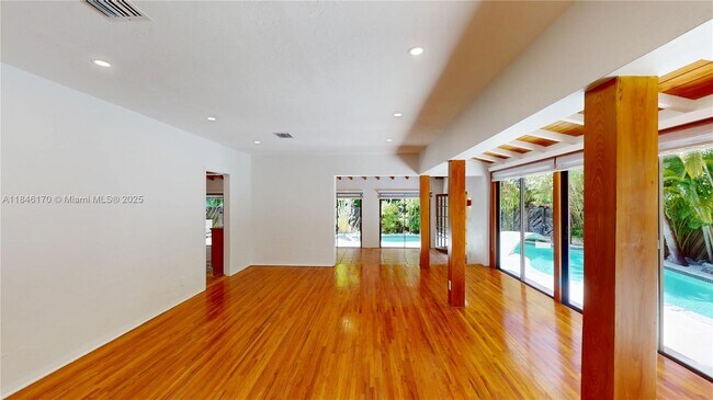 Building Photo - 2490 Trapp Ave