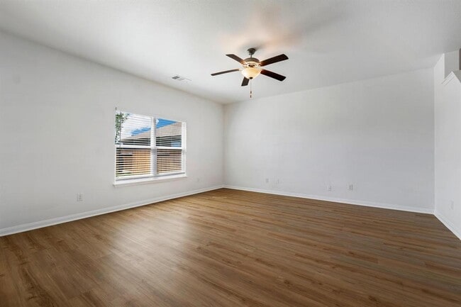 Building Photo - 317 Cres Park Dr