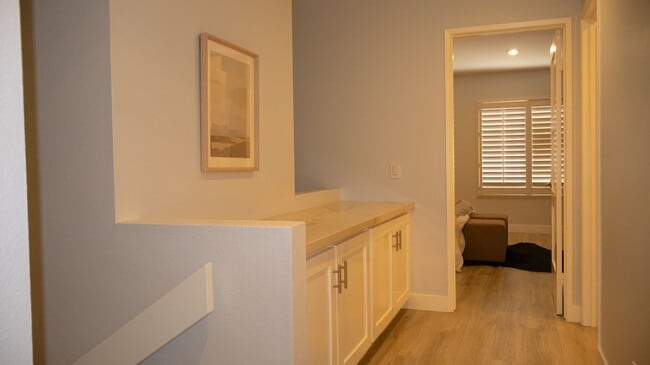 Building Photo - Gorgeous 3 bedrooms 2.5 baths townhome in ...