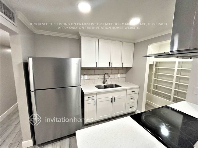 Building Photo - 4309 N 72nd Ln