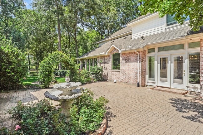 Building Photo - 38 N Castlegreen Cir