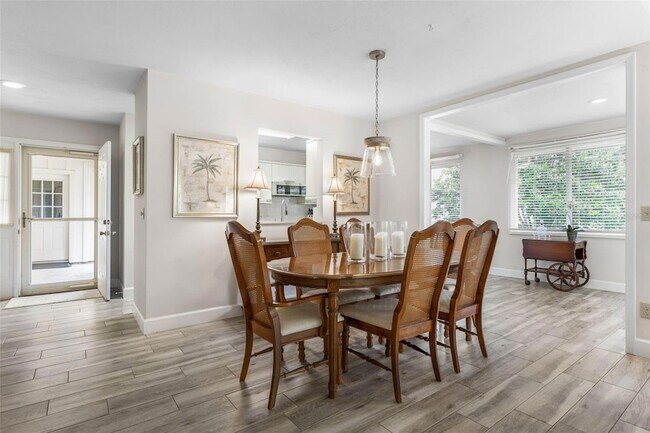 Building Photo - 4 Jasmine Run