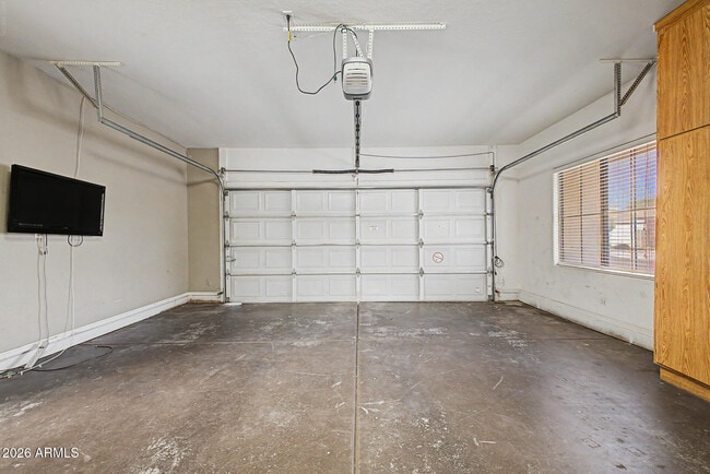 Building Photo - 17446 W Yavapai St