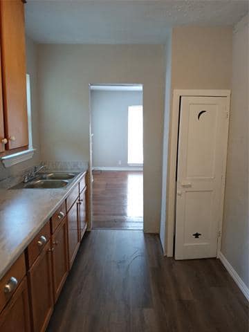 Building Photo - 435 Avenue G