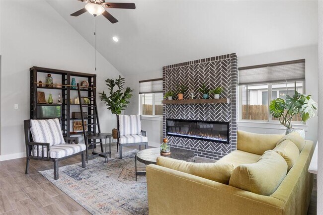 Building Photo - 141 Witchhazel Way