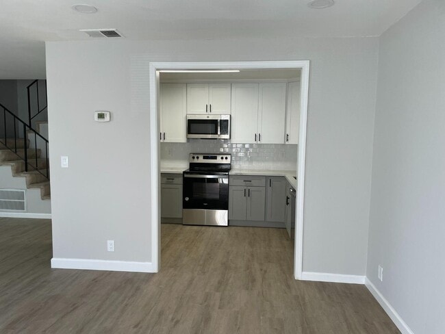 Building Photo - 309 Cravens Ct