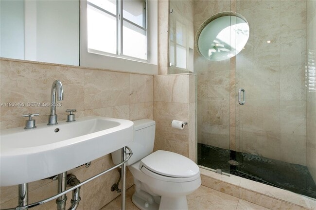 Building Photo - 1025 Michigan Ave