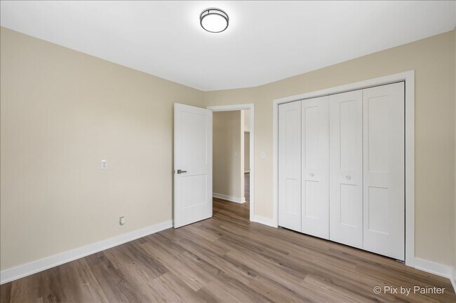 Building Photo - 355 Hilltop Dr