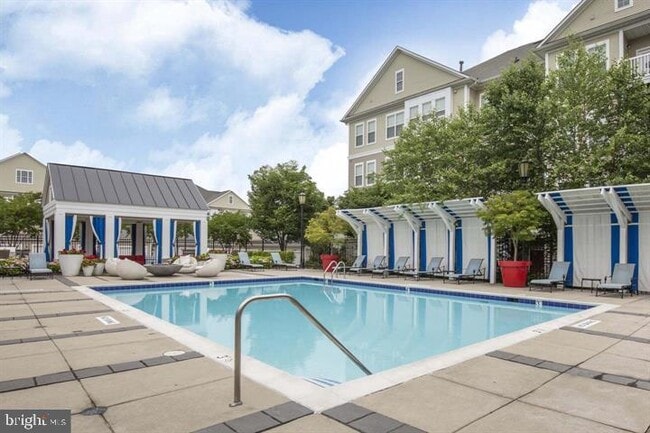 Building Photo - 6625 Latrobe Falls