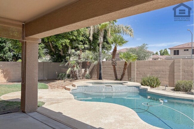 Building Photo - 3Bed/2Bath House at N 59th Ave/Union Hills! Move-In Ready on 09/24/2026! -- 3 CAR GARAGE! PRIVATE...