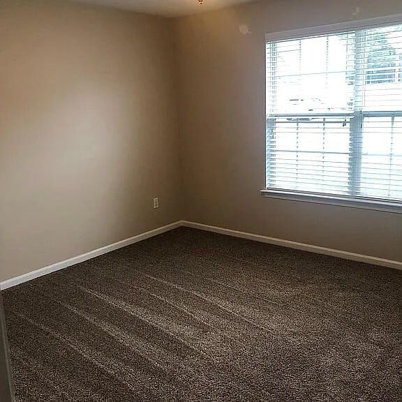 Building Photo - 412 Woodford Way