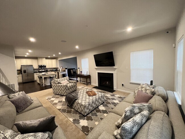 Building Photo - 4206 Manor Field Dr