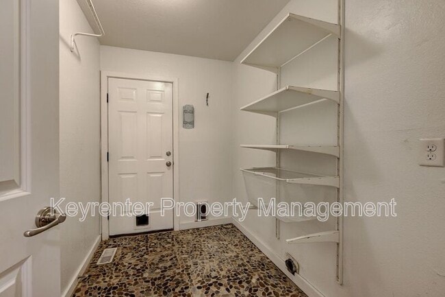 Building Photo - 3619 Chatham Ct