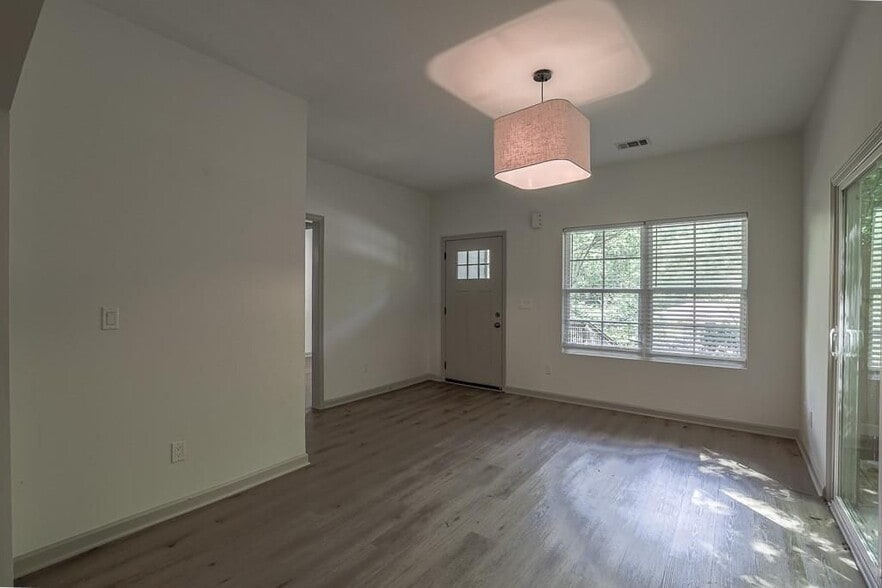 Building Photo - 70 Gardenia Dr NW