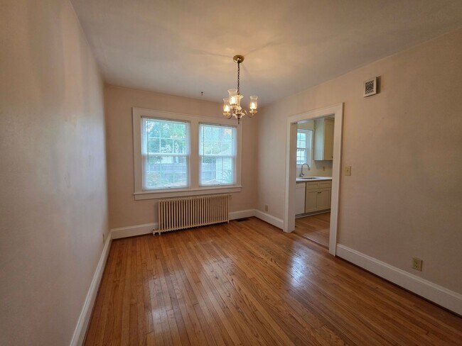 Building Photo - Charming brick ranch in Ellsworth