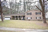 Building Photo - 2576 Peyton Woods Trail SW