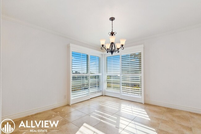 Building Photo - 3 Bedroom, 2 Bath Home Available In Jasmin...