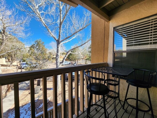 Building Photo - 941 Calle Mejia