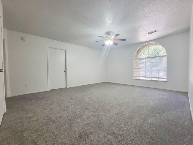 Building Photo - 20839 Beech Tree Dr