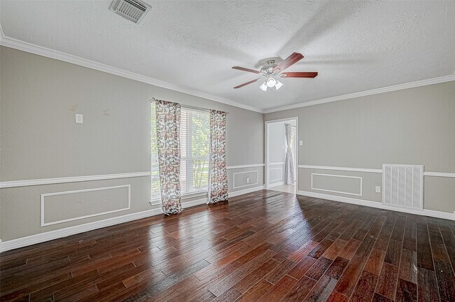 Building Photo - 8110 Bent Oak Ln