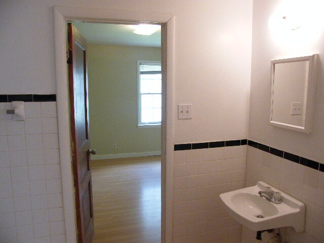 Building Photo - 1509 Russell St