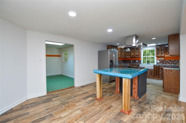 Building Photo - 5821 Hornet Dr