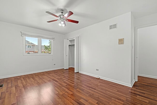 Building Photo - 16527 Orange Ave