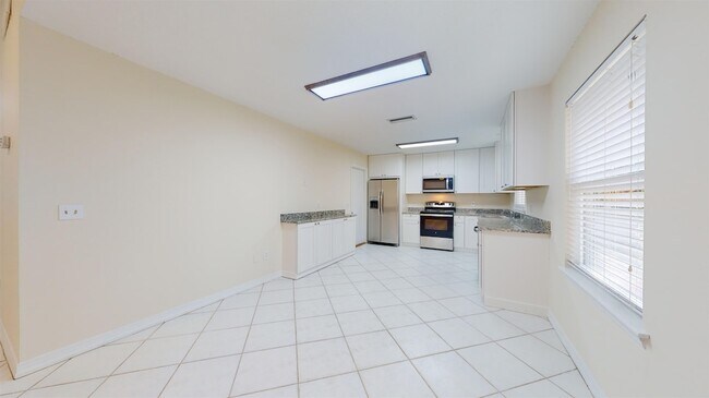 Building Photo - 620 Segovia Rd