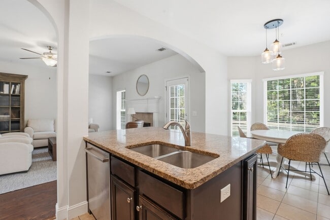 Building Photo - Beautiful Home for Lease in Buckhead