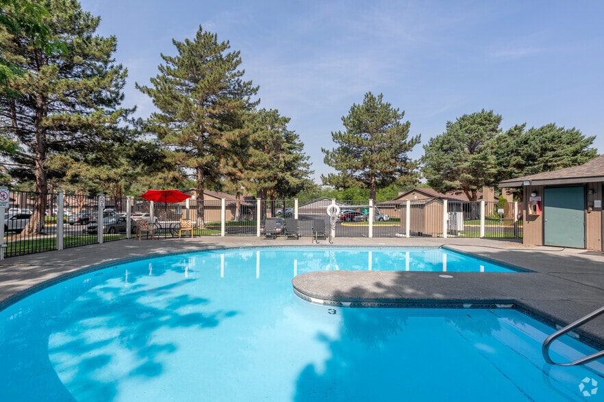 Pool - Arborpointe