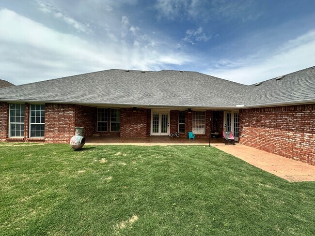 Building Photo - FOR RENT: Charming 4-Bedroom, 2-Bath Home ...
