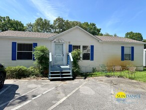 Building Photo - 3 Bedroom Home Near Both Bases