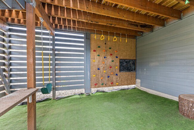 Building Photo - 4bd/3ba House in Steilacoom Ridge