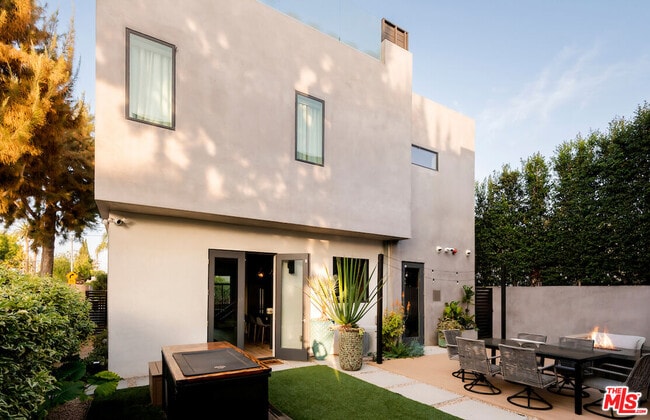 Building Photo - 4211 Ince Blvd