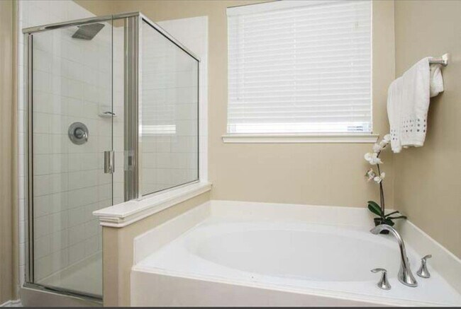 Building Photo - 1506 Lochstone Dr