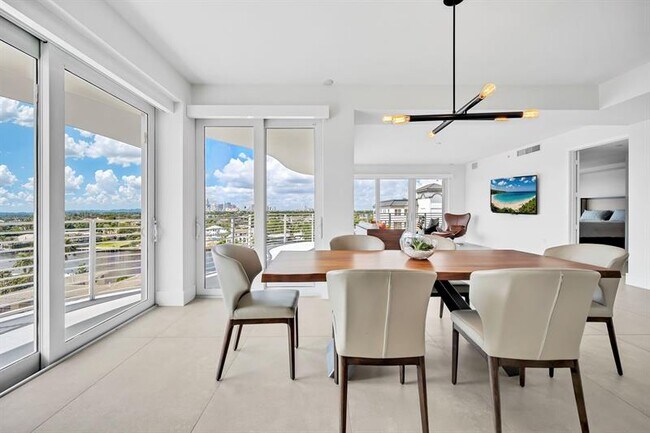 Building Photo - 612 Bayshore Dr