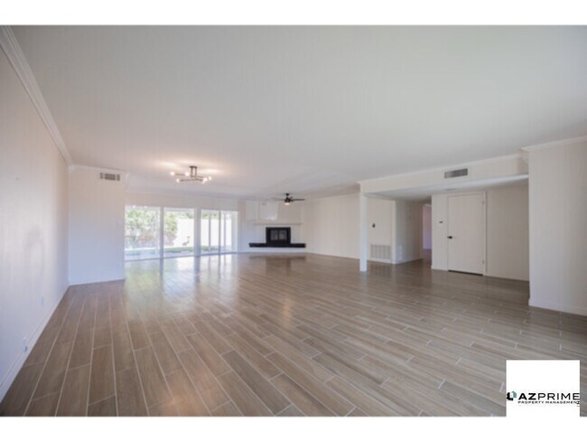 Building Photo - Stunning 3/2.5 Phoenix Home - Private Pool &amp; Cul-de-Sac Charm!